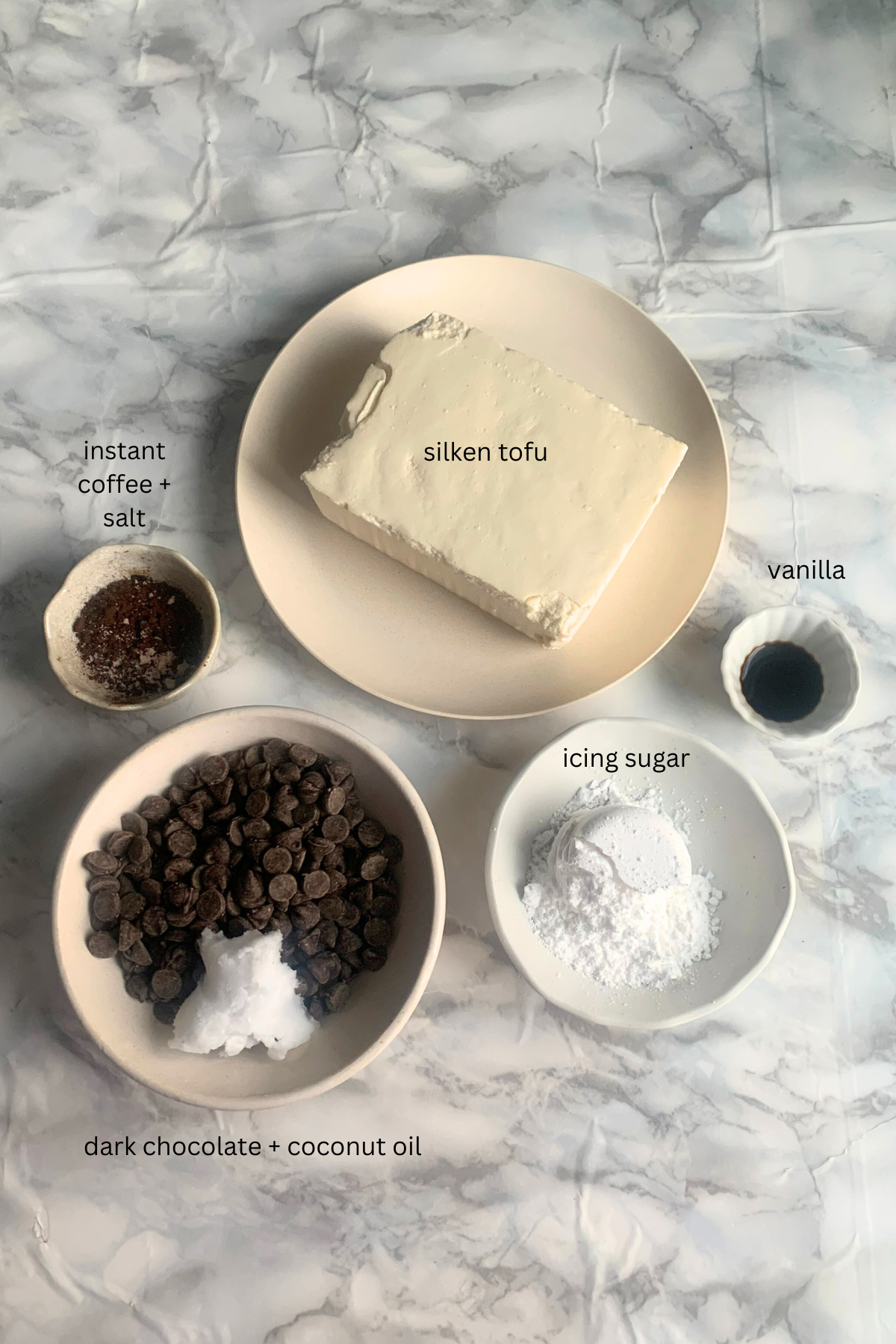 Ingredients for chocolate tofu pudding.